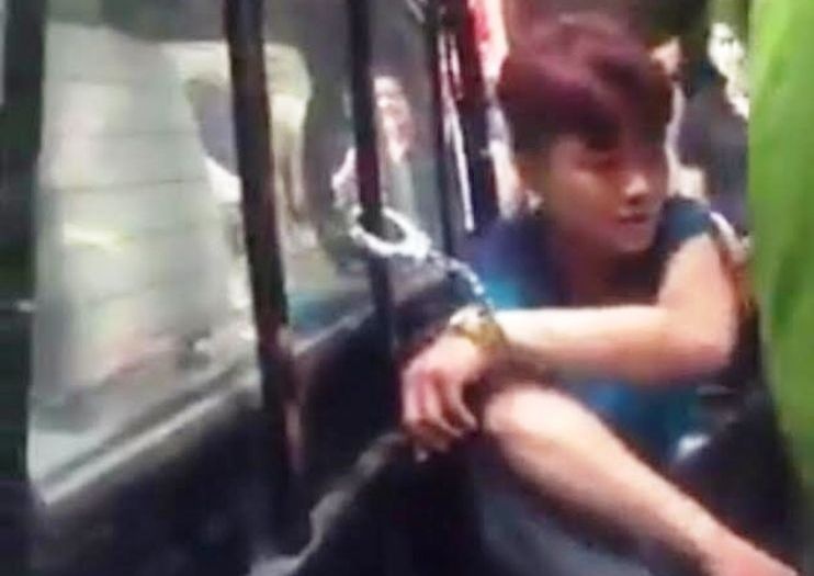 Thanh nien dung tuoc no vit dam vao co nguoi tinh hinh anh