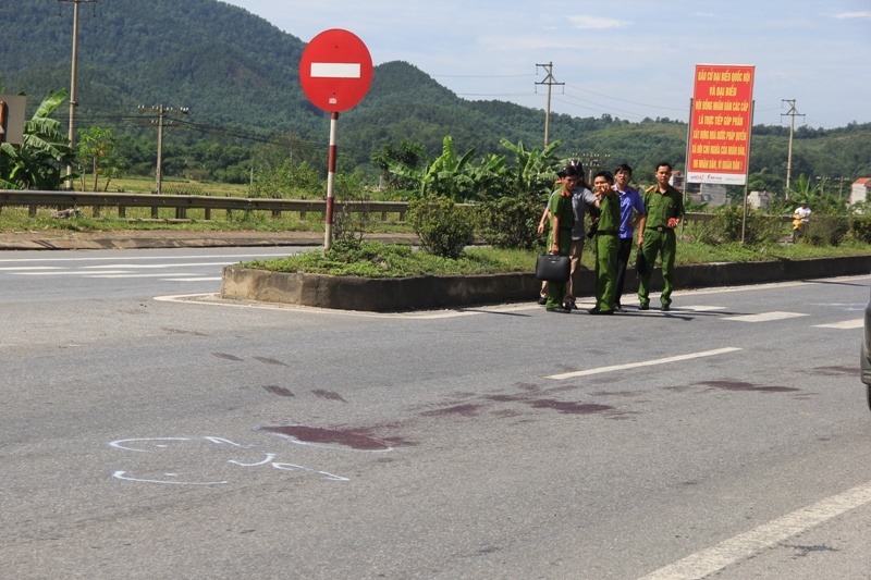 Di linh luong huu, bi xe tai tong tu vong hinh anh