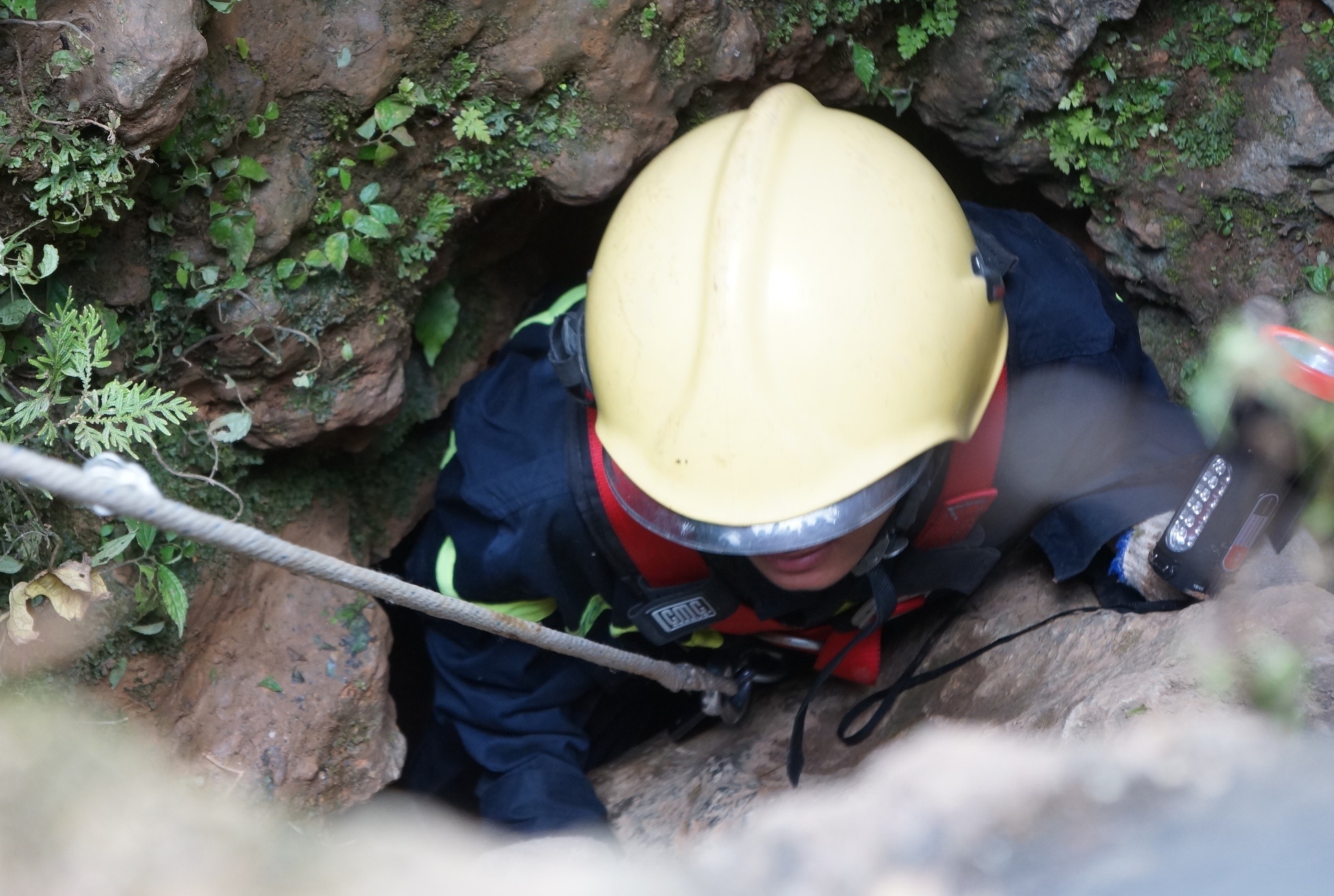 dung thuoc no lap hang vang anh 1