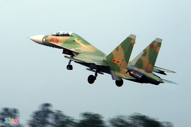 tim kiem hai phi cong Su-30 anh 1
