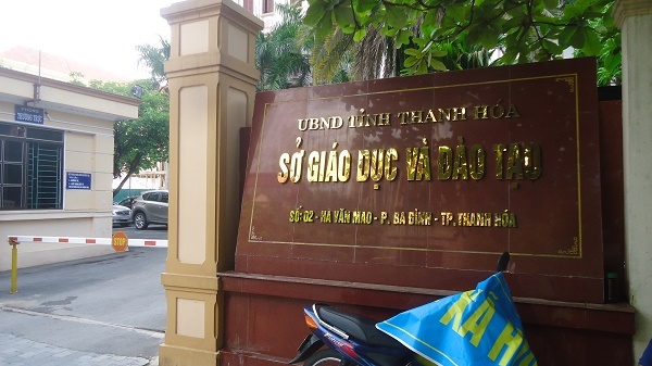 Phat hieu truong thu tien sai quy dinh anh 1