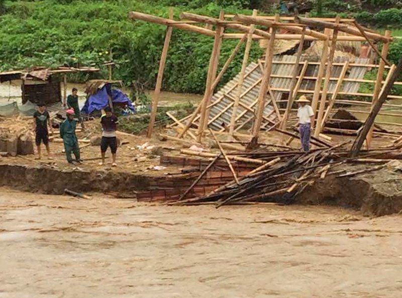 Sat lo dat vui lap be trai 5 tuoi o Thanh Hoa hinh anh