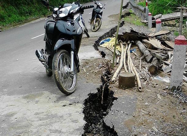 Di dan khan cap vi quoc lo nut dai 200 m hinh anh