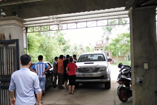 Côn đồ nổ súng bắn người ảnh 2 Con do no sung ban nguoi anh 2