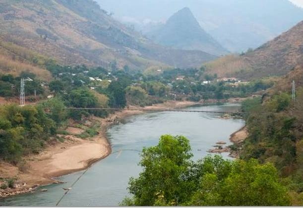 Mat tich khi lao xuong song cuu lon hinh anh