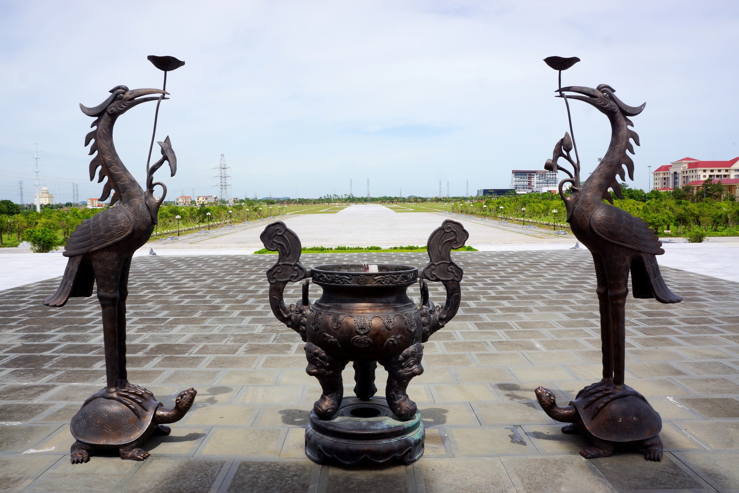 Tuong dai Dinh Tien Hoang De anh 2