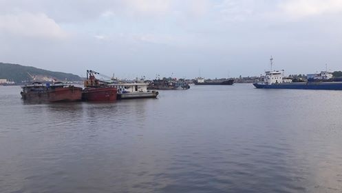 đổ bùn thải ra biển ảnh 2 do bun thai ra bien anh 2