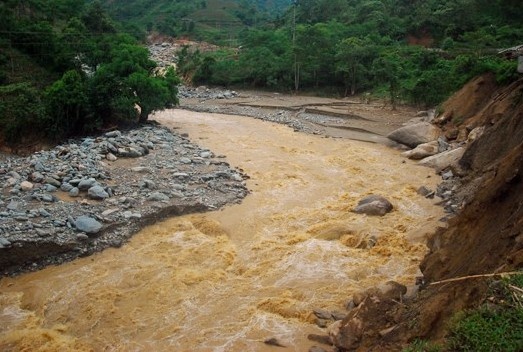 2 nguoi chet, nhieu nguoi mat tich vi lu quet tai Thanh Hoa hinh anh