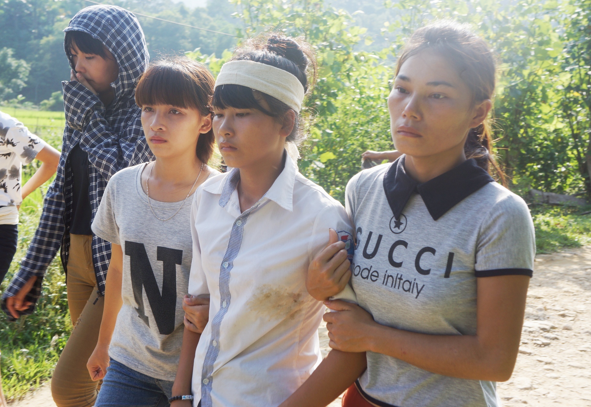 tang thuong ban ngheo sau lu anh 8