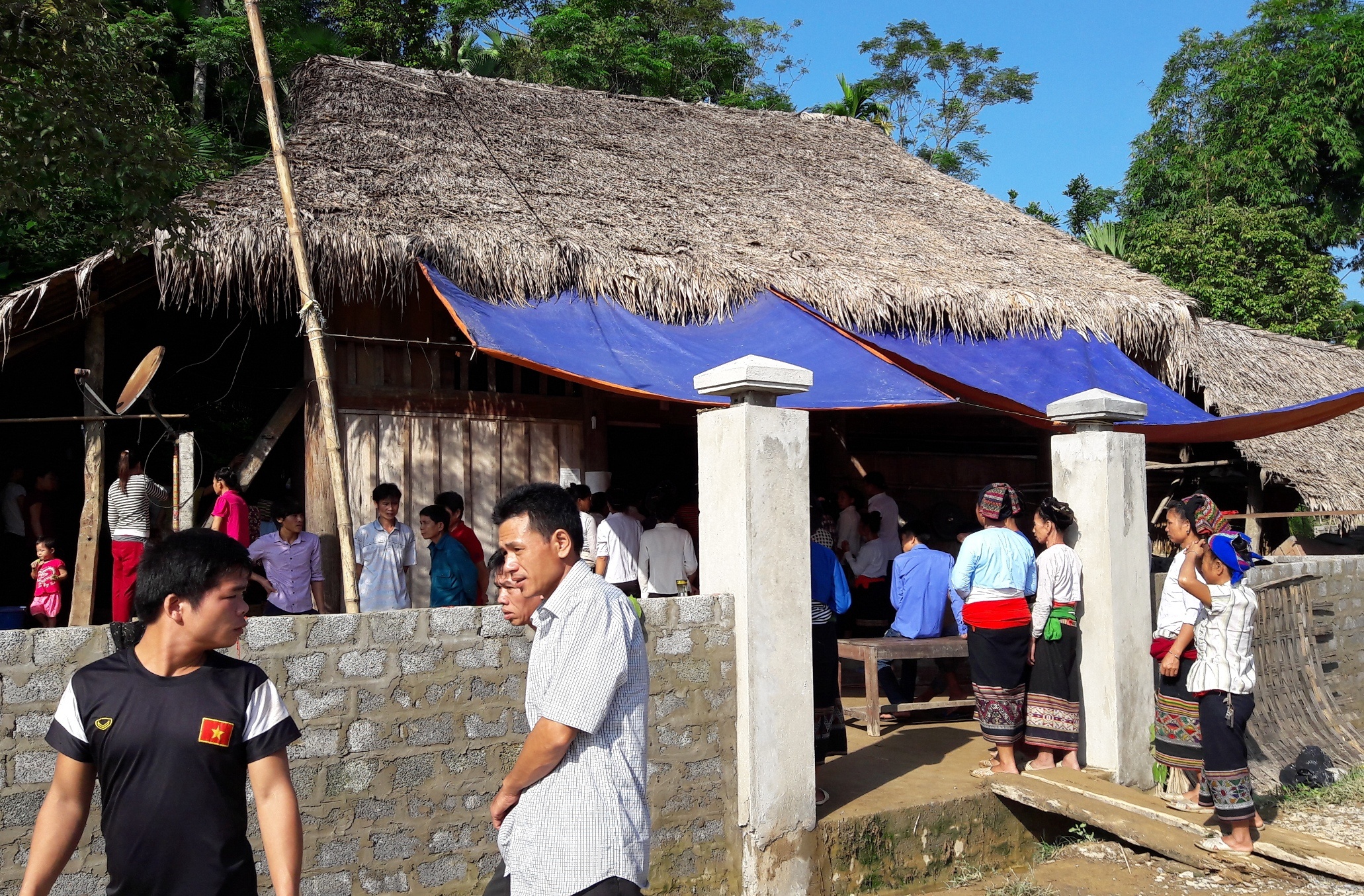 tang thuong ban ngheo sau lu anh 2