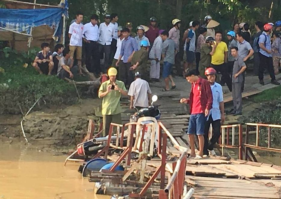 2 nguoi tu vong sau va cham tren cau phao hinh anh