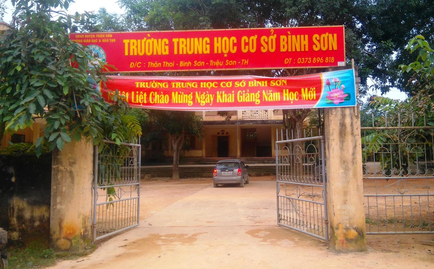 thầy đưa nữ sinh đi hát karaoke ảnh 1 thay dua nu sinh di hat karaoke anh 1