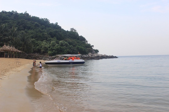 Du khach Han Quoc dot tu o Cu Lao Cham hinh anh