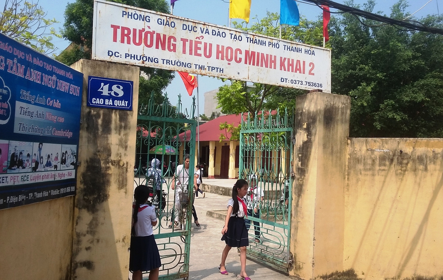 Hoc sinh lop 1 phai dong hon 7,5 trieu dong dau nam hinh anh