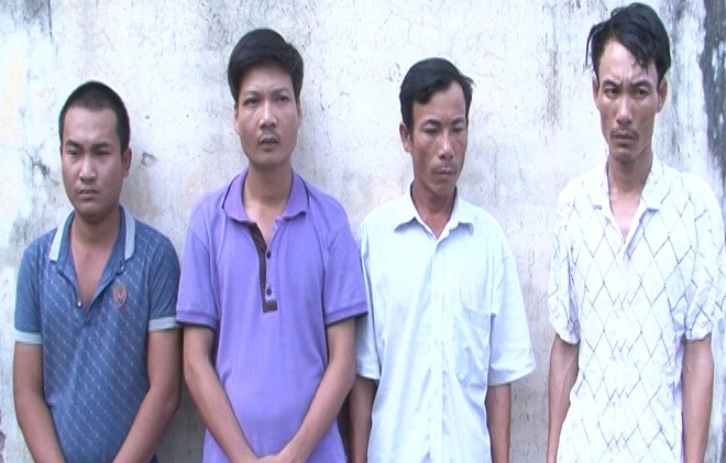 O nhom dung dao kiem di thu tien bao ke cua dan bi bat hinh anh
