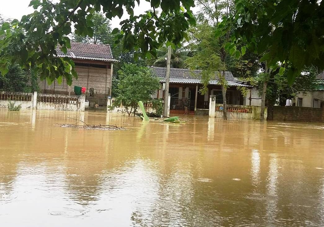 60.000 hoc sinh Ha Tinh khong the den truong do mua lu hinh anh