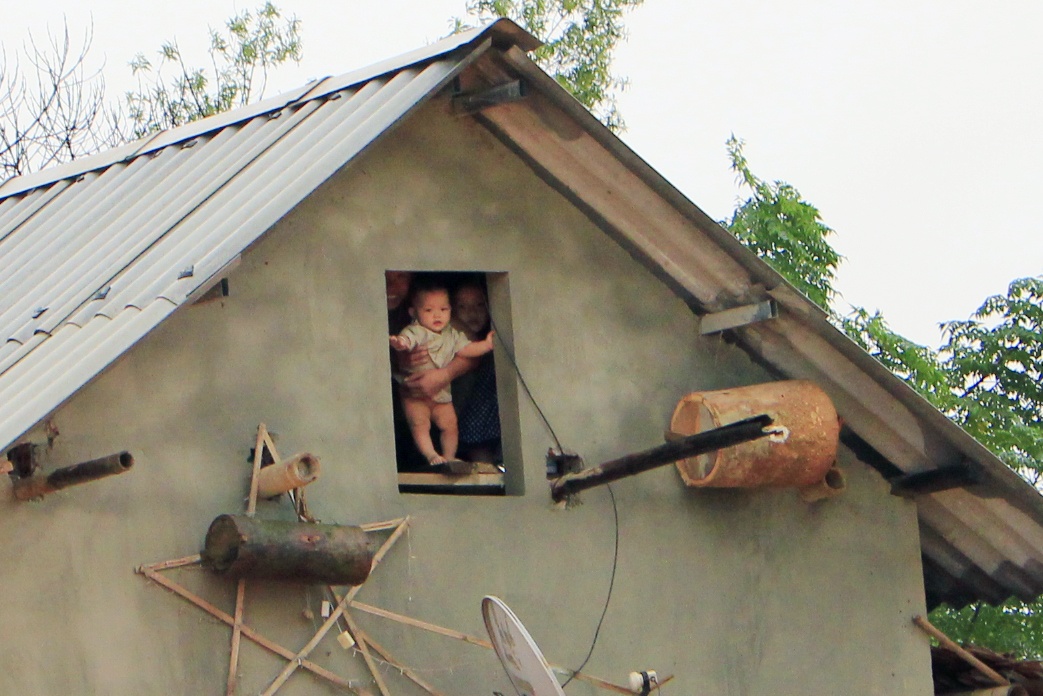 Mua lon khien TP Vinh ngap sau, Ha Tinh 2 nguoi thiet mang hinh anh