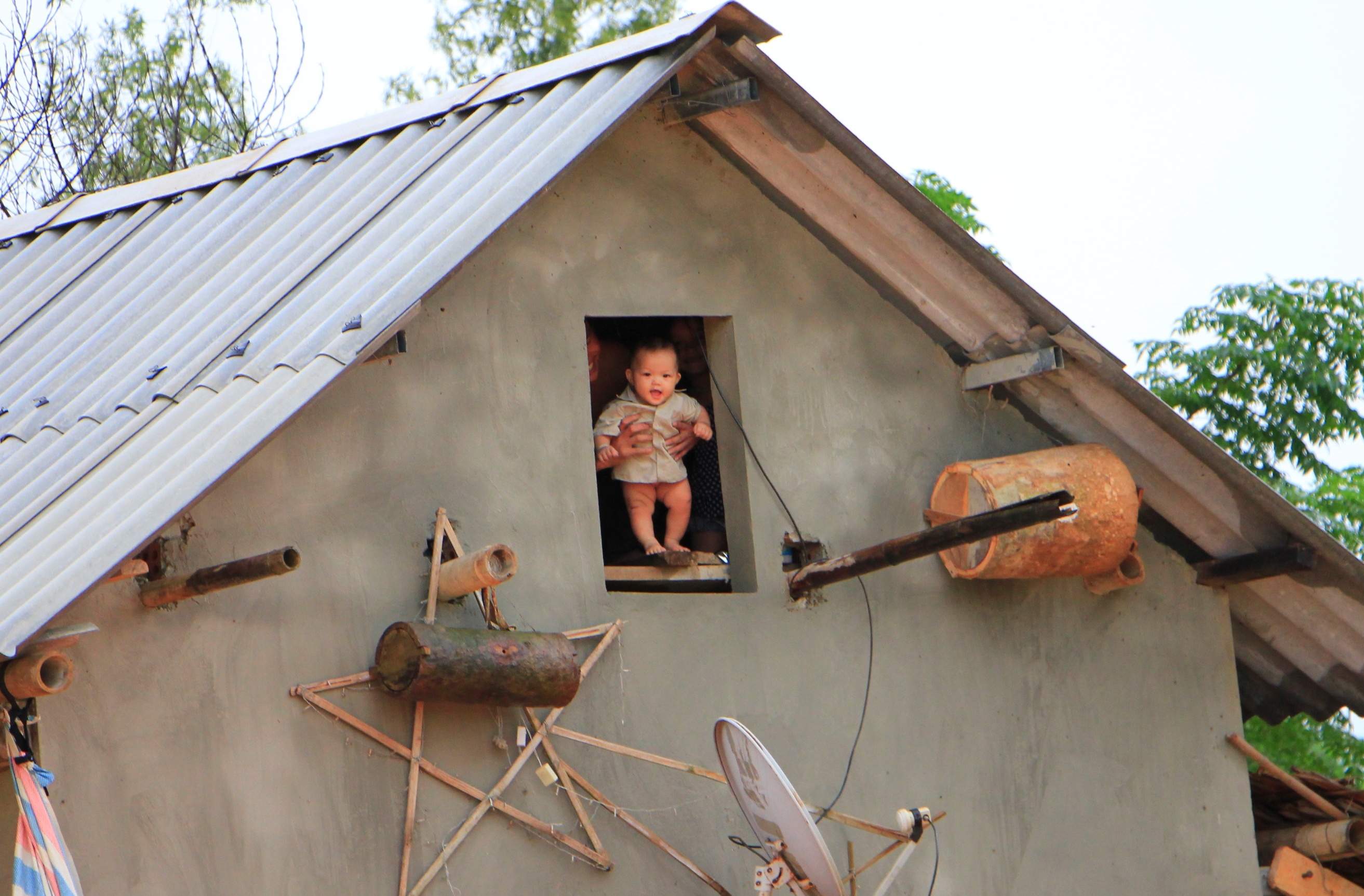 Cuoc song dao lon noi 'ron lu' Ha Tinh hinh anh