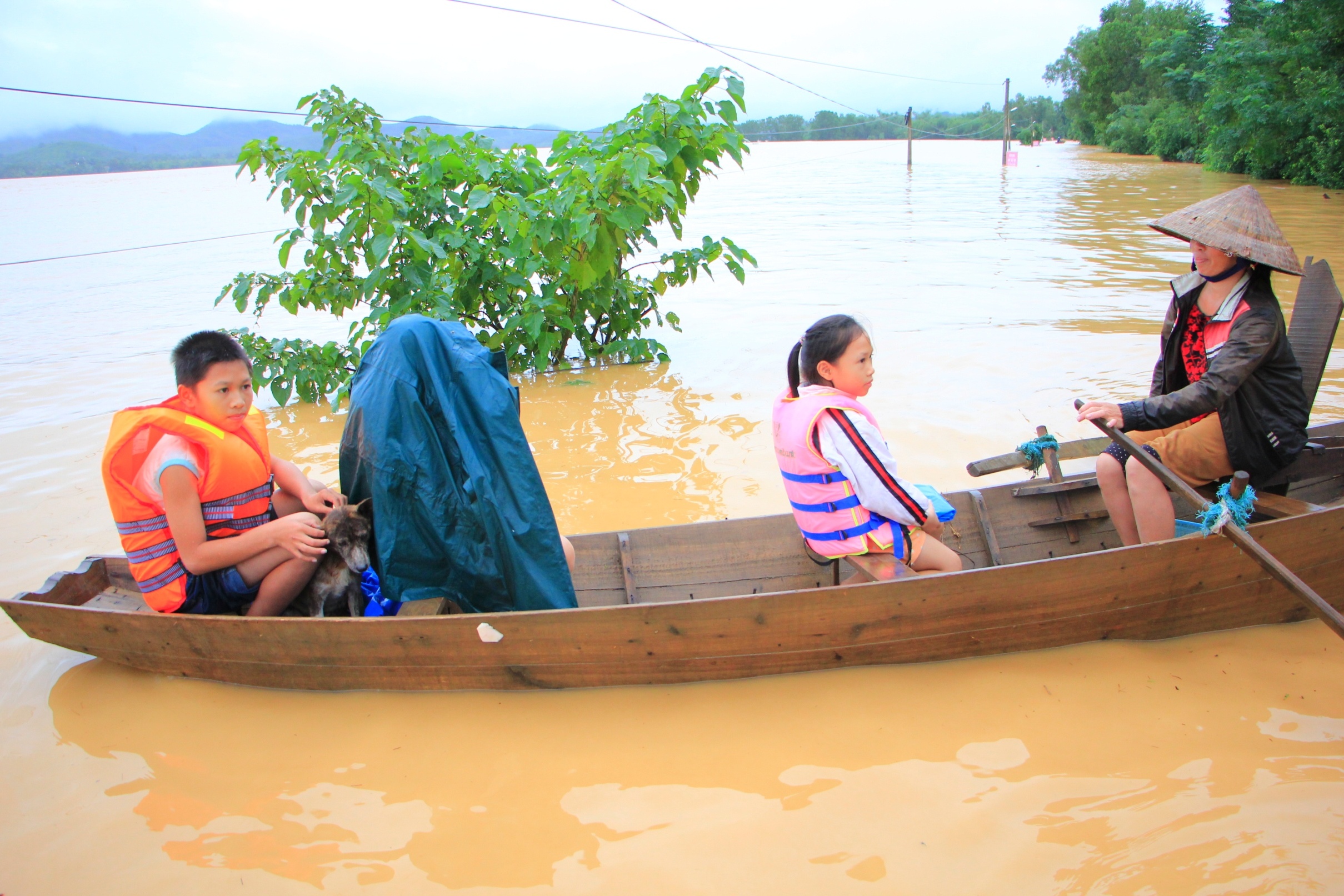 thuy dien Ho Ho xa lu anh 3