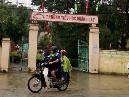 Phu huynh o Thanh Hoa phai dong tien cat tia cay canh hinh anh