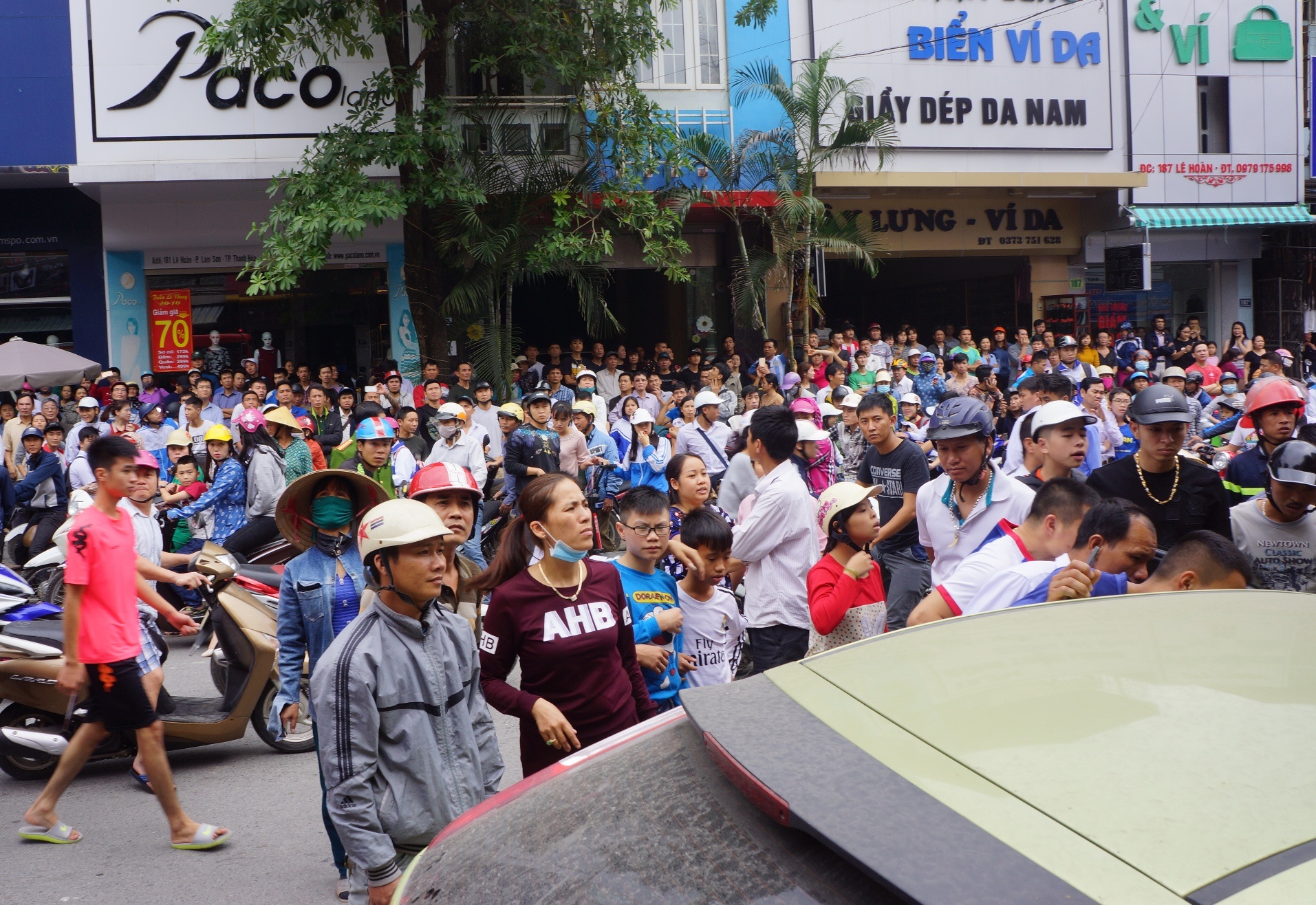 chay tiem vang giua pho anh 3