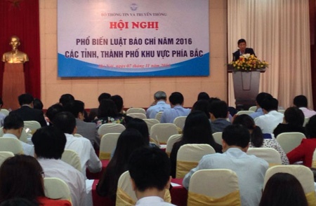 Bo Thong tin Truyen thong pho bien Luat Bao chi 2016 hinh anh