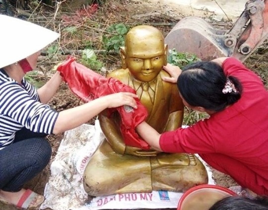 phát hiện pho tượng lạ ảnh 1 phat hien pho tuong la anh 1