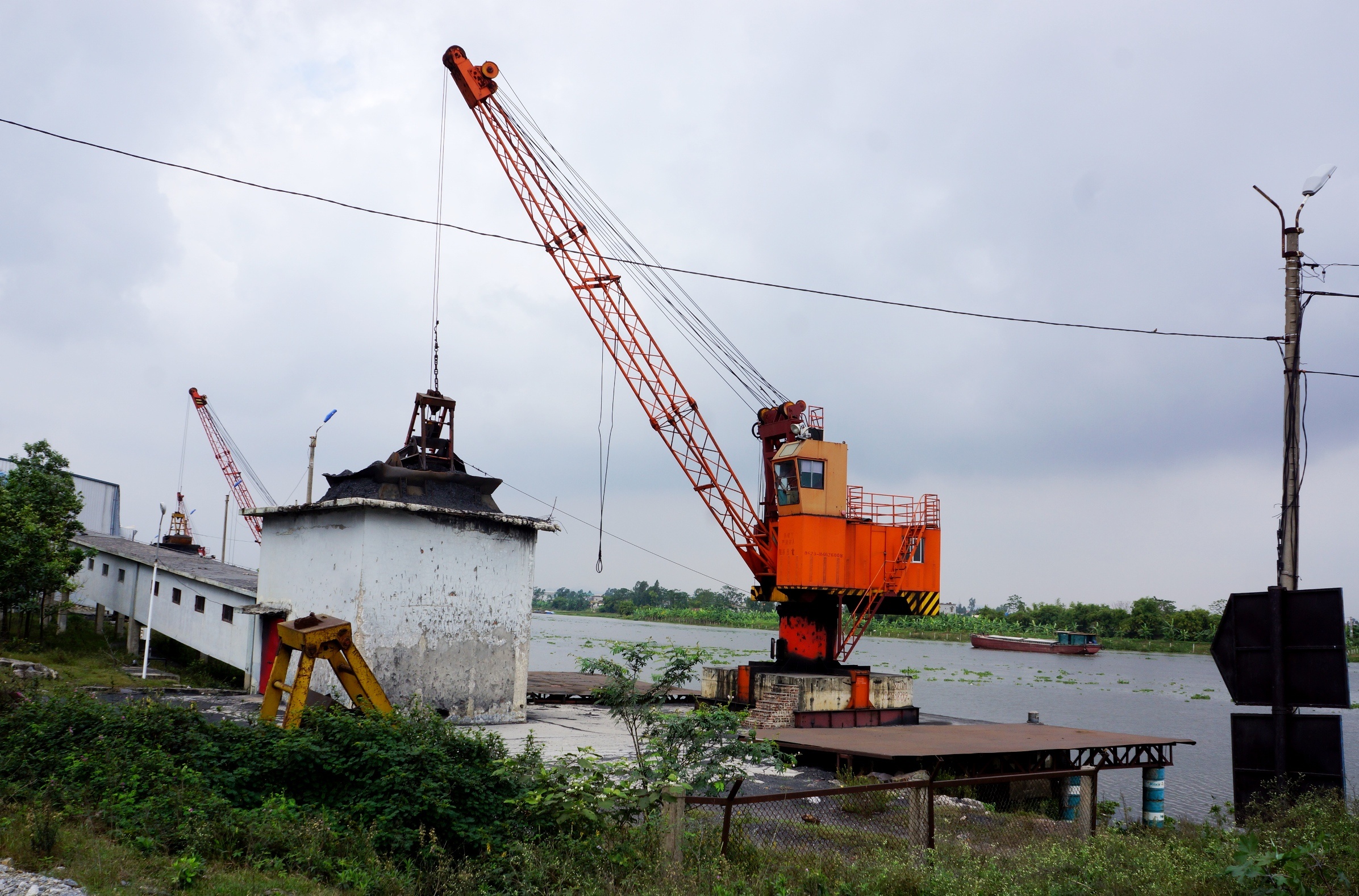 nha may dam 12.000 ty thua lo anh 9