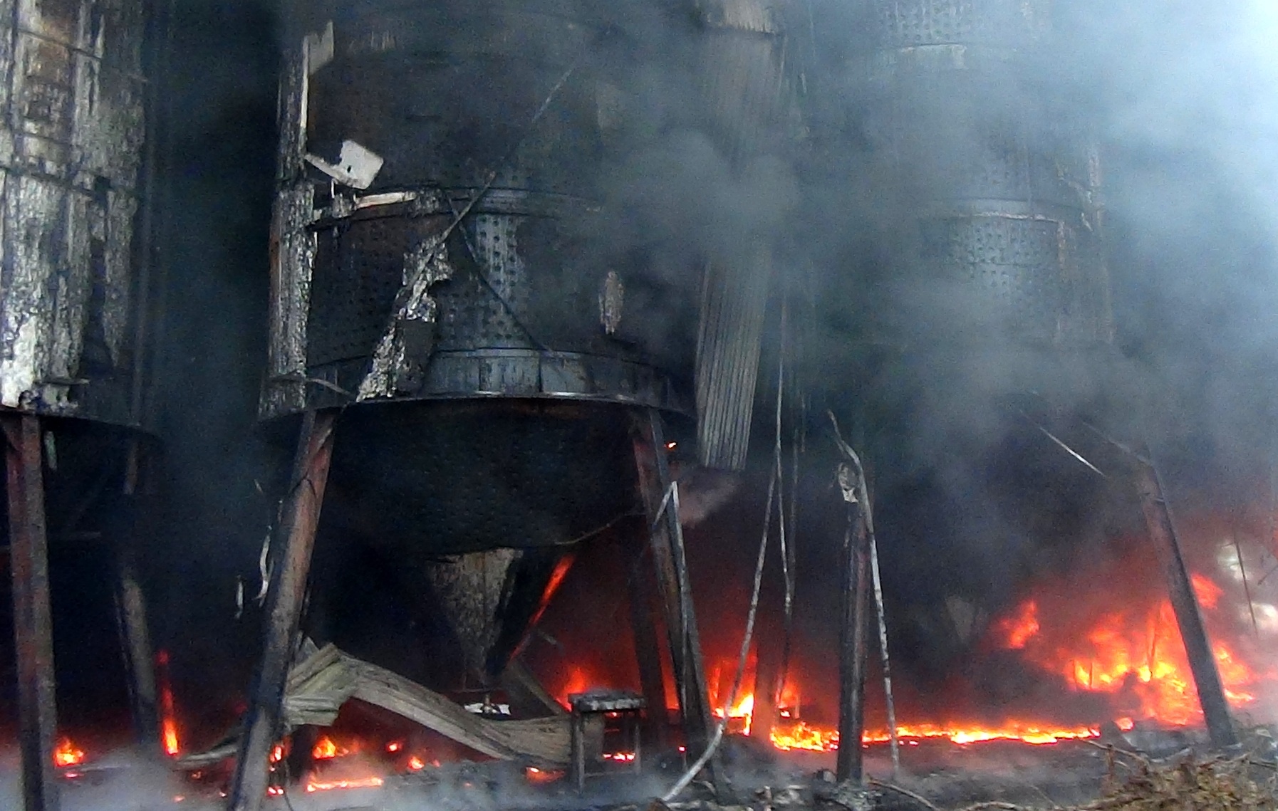 'Ba hoa' thieu rui 10 thap bia hinh anh