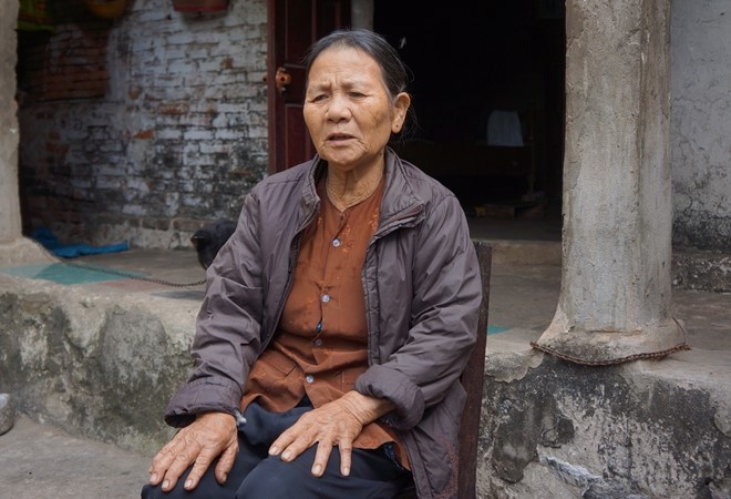 Can bo phuong da tra lai tien den bu dat cho dan hinh anh