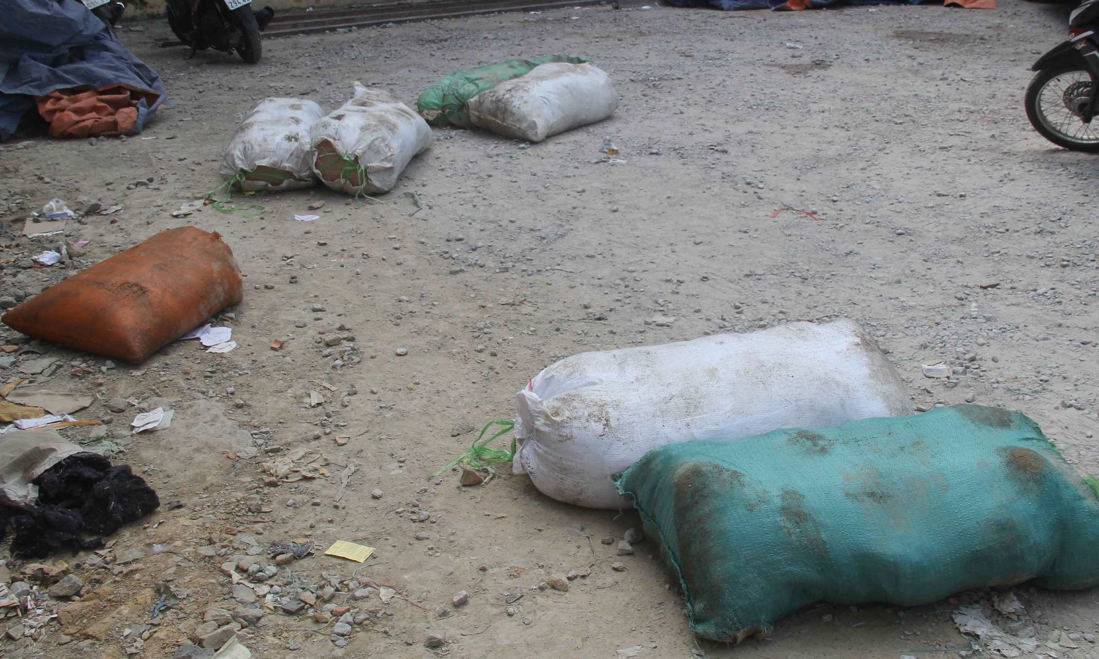 xe khách chạy trốn cảnh sát ảnh 2 xe khach chay tron canh sat anh 2