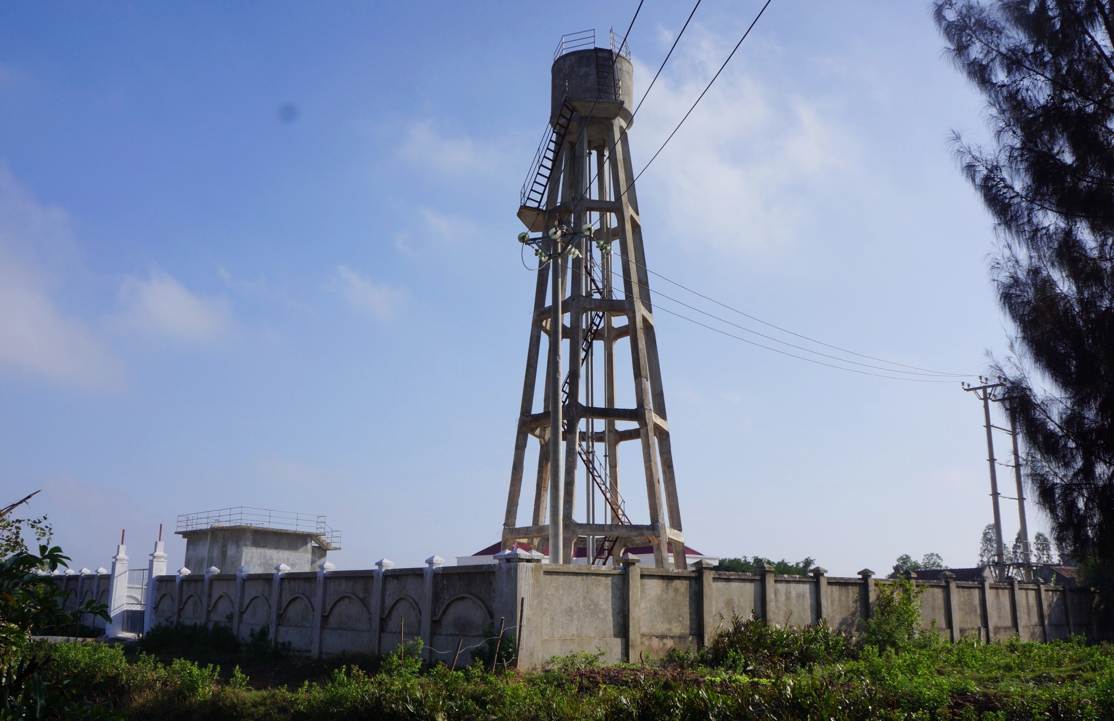 dan thieu nuoc,  nha may do dang anh 1