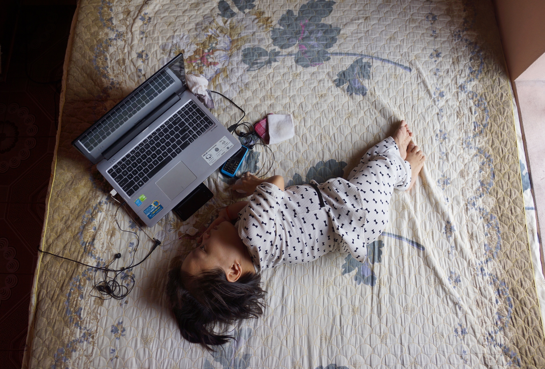 Cuoc song cua co gai cao 90 cm anh 1