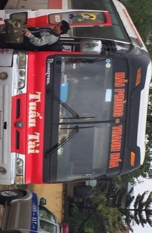 xe khach nhoi nhet anh 1