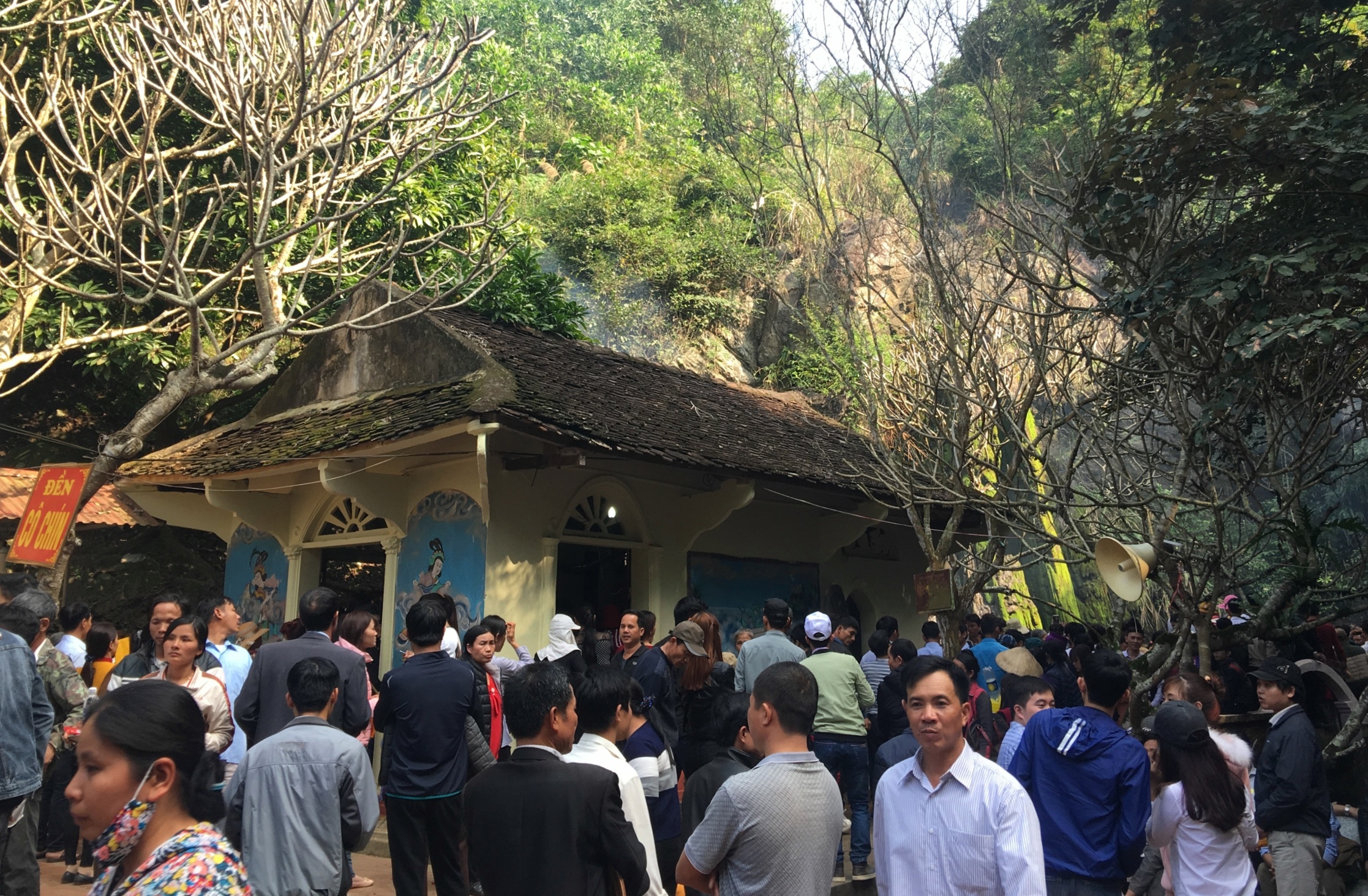 nhech nhac tai den Phu Na anh 1