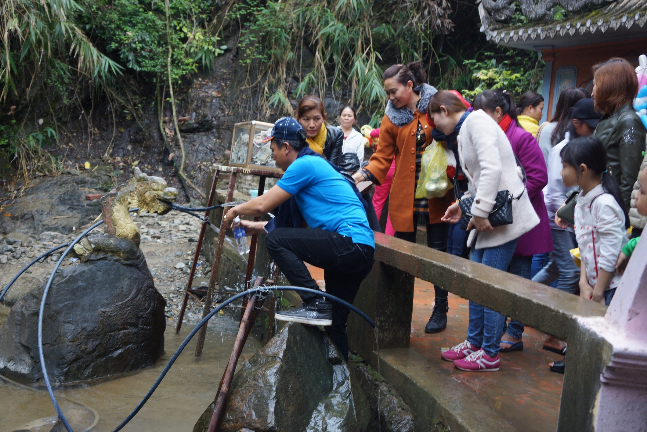 nhech nhac tai den Phu Na anh 3