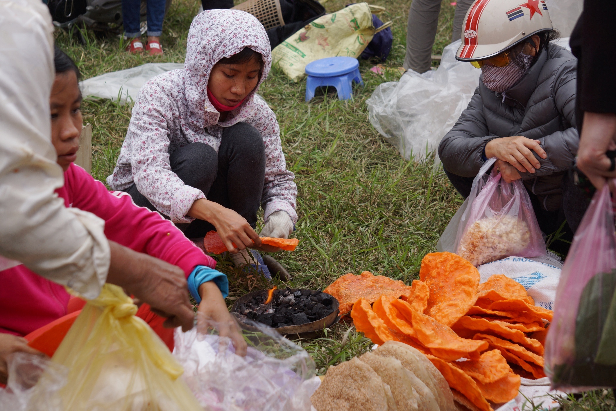 phien cho nem ca chua anh 4