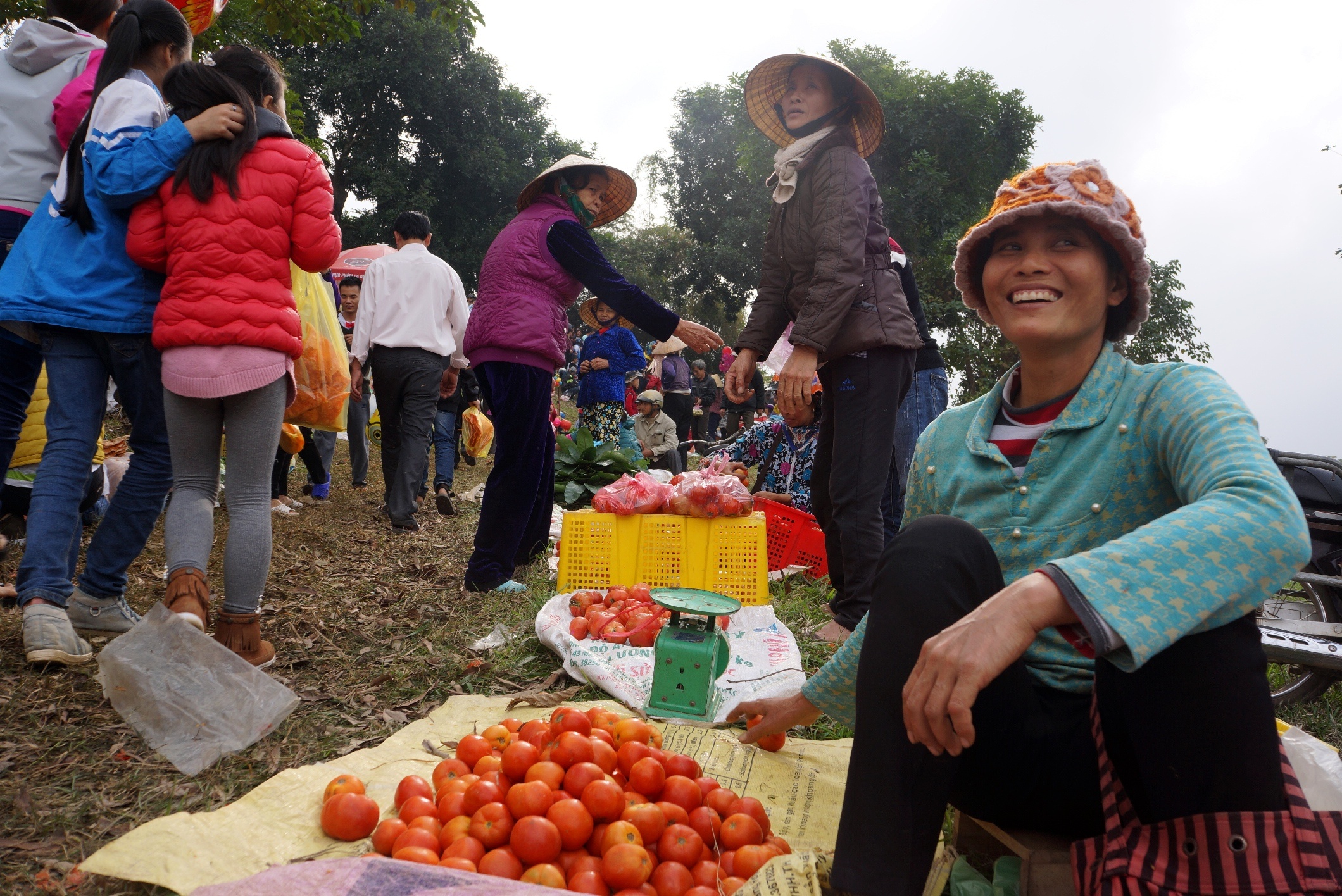 phien cho nem ca chua anh 5