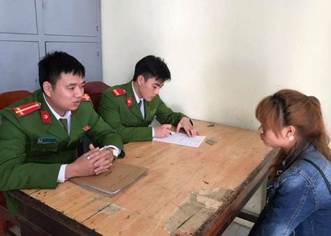 Dan ngheo vuot bien trai phep sau Tet hinh anh