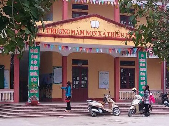Truong mam non thu tien ho tro giao vien vi luong thap hinh anh