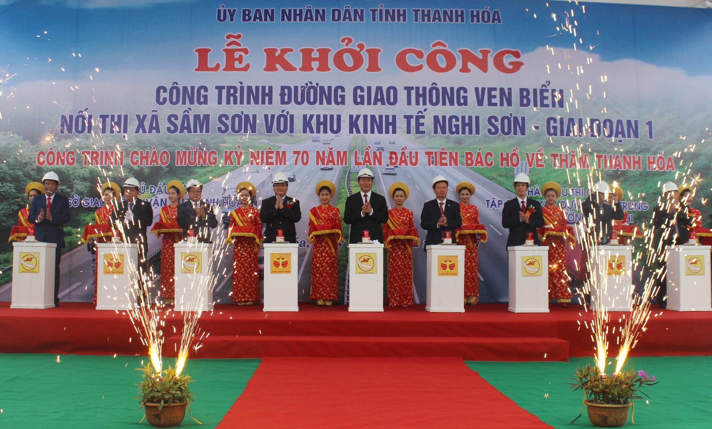 chu tich nuoc khoi cong duong ven bien anh 2