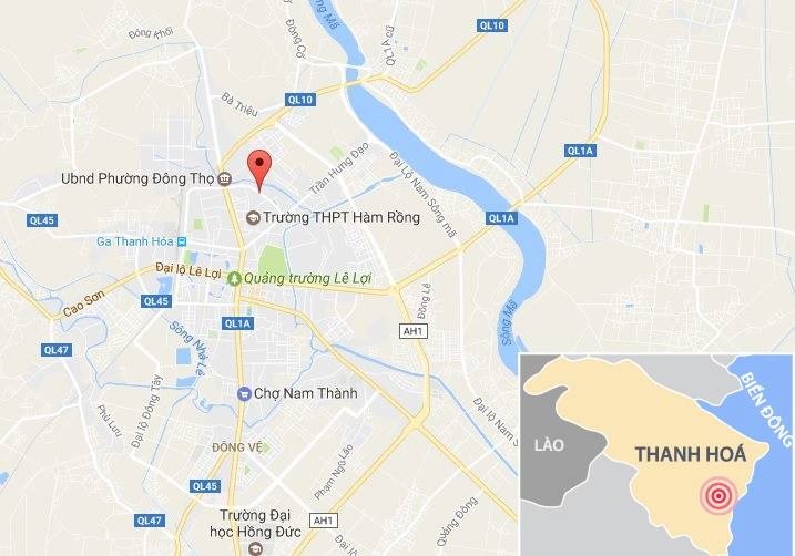giải cứu 2 người mắc kẹt trong ôtô ảnh 3 giai cuu 2 nguoi mac ket trong oto anh 3