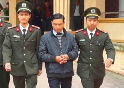 Bi thu xa vu khong lanh dao huyen quan he bat chinh hinh anh