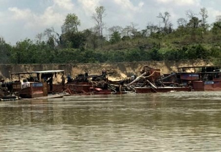 Loi dung ngay nghi le, 'cat tac' tung hoanh tren song Ma hinh anh