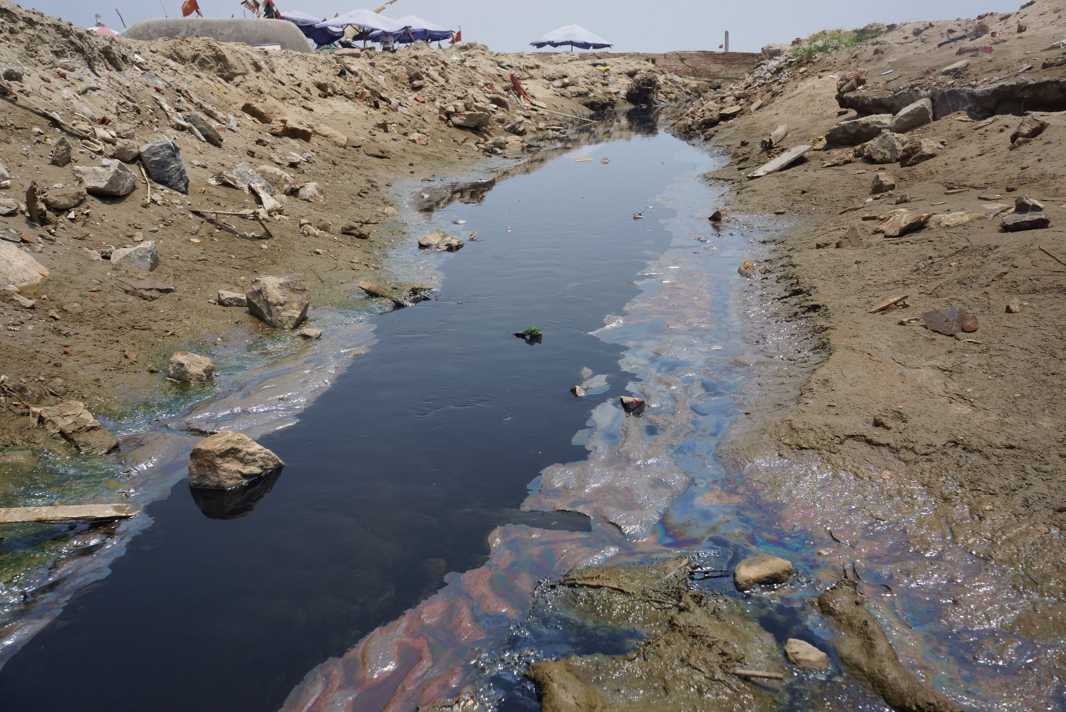 Kenh nuoc thai o Sam Son anh 3