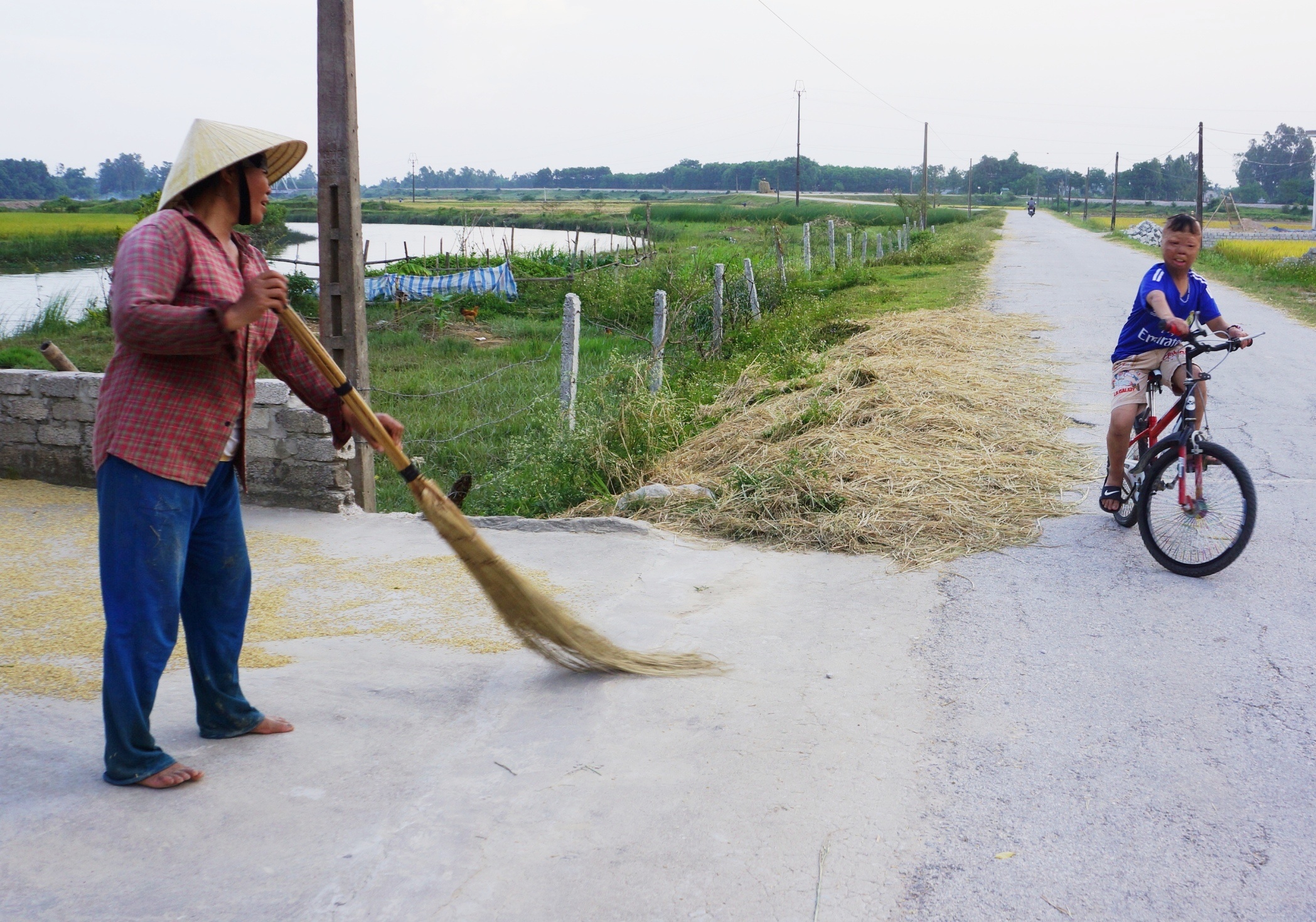 cau be bi cha tam xang dot anh 10