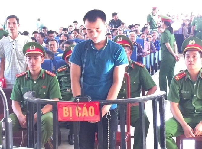 An mang trong buoi tiec mung tan gia hinh anh