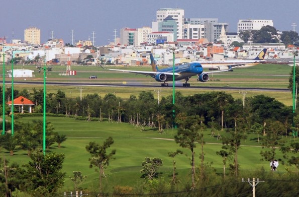 Thu tuong giao Bo Quoc phong ra soat viec dau tu san golf Tan Son Nhat hinh anh