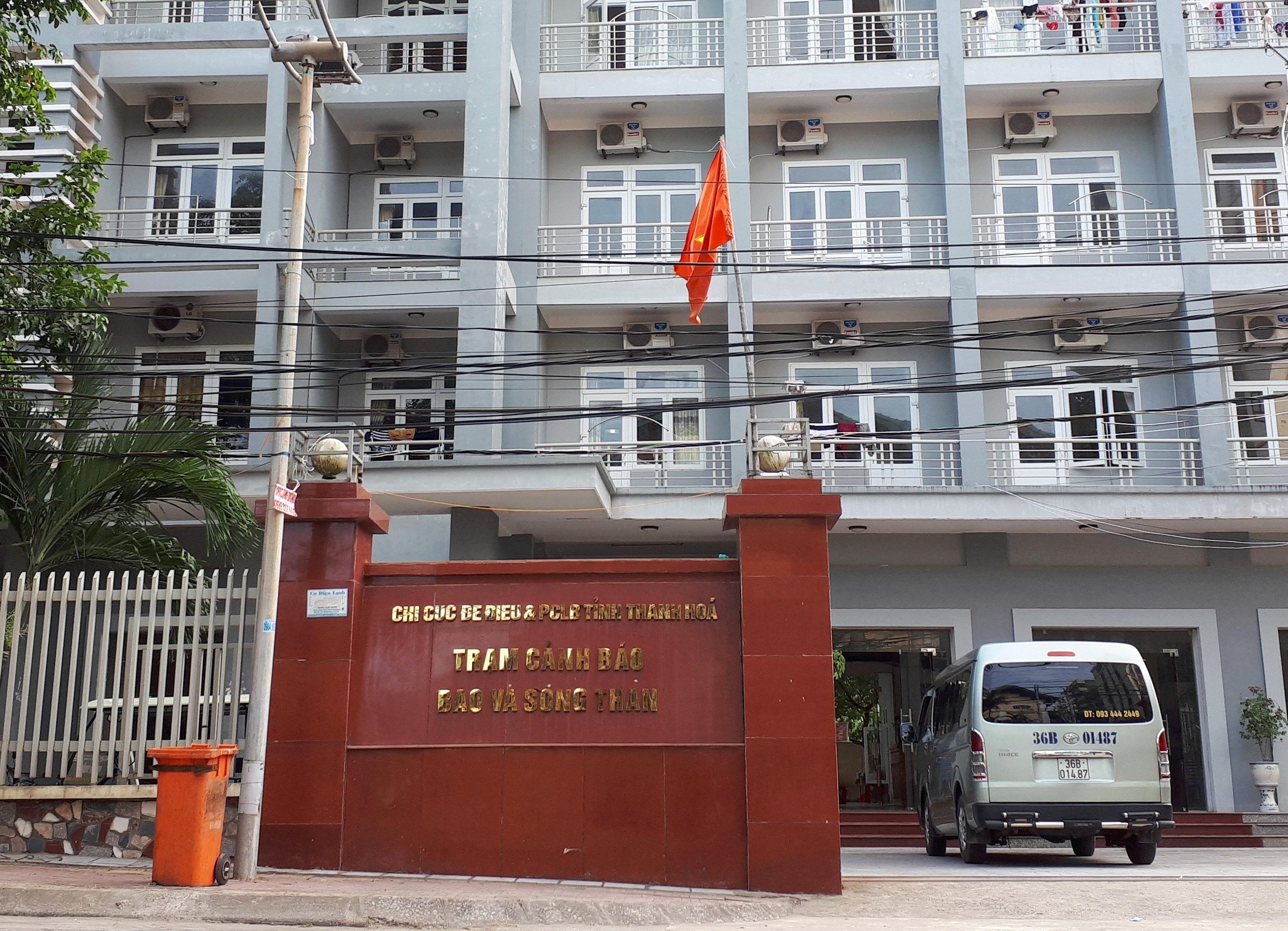 Tram canh bao bao va song than 'bien' thanh nha nghi hinh anh