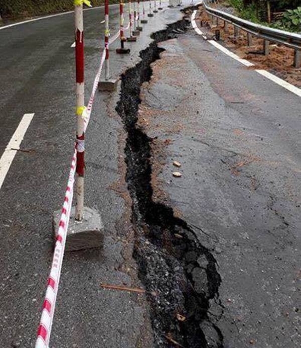 vết nứt trên quốc lộ ảnh 1 vet nut tren quoc lo anh 1